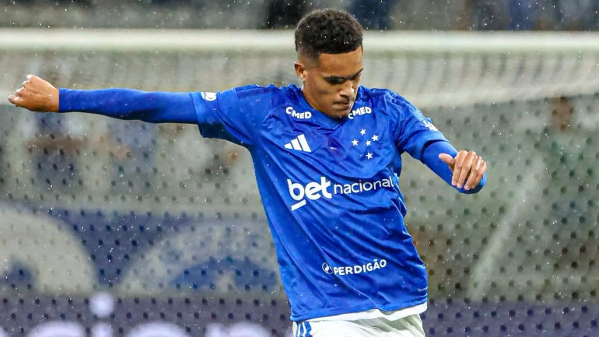 xingkong.com-自官宣今夏将转会多特后，17岁普拉特斯未再为克鲁塞罗出场